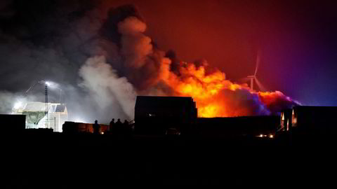 Kvelden onsdag 15. september brant det landbaserte lakseselskapet Atlantic Sapphire sitt anlegg i Hvide Sande i Danmark mer eller mindre ned til grunnen.