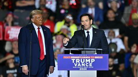 USAs nye president Donald Trump og utenriksminister Marco Rubio. Den norske regjering bør ha en attraktiv avtale å tilby dem, skriver artikkelforfatterne.