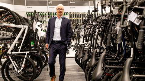 XXL-konsernsjef Pål Wibe mener XXL er godt rustet for vår- og sommersalget. XXL har 100.000 sykler på lager, fire ganger mer enn på samme tid i fjor.