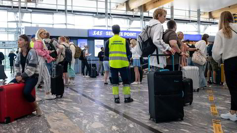 Avgangshallen på Oslo lufthavn Gardermoen etter at det ble klart at 900 SAS-piloter tas ut i streik.