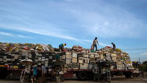 Bærekraftskravene glimrer med sitt fravær i innkjøp av IKT-utstyr, skriver innleggsforfatteren. Bilde av en av verdens største søppeldynger for elektronisk avfall, Guangdong, Kina.