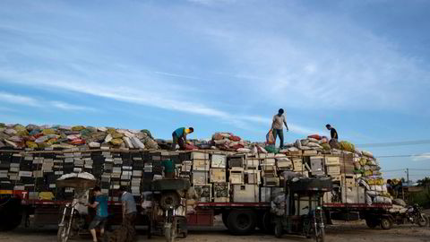 Bærekraftskravene glimrer med sitt fravær i innkjøp av IKT-utstyr, skriver innleggsforfatteren. Bilde av en av verdens største søppeldynger for elektronisk avfall, Guangdong, Kina.