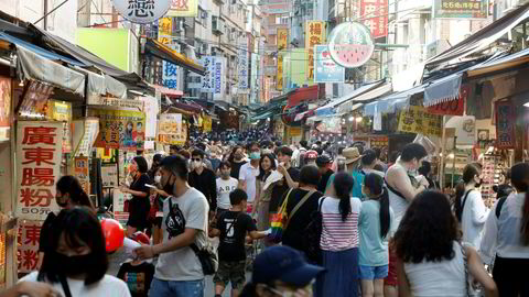 Mens Kina gjennomførte en av de største militærøvelsene i historien utenfor kysten av Taiwan gikk livet som vanlig i Tamsui-distriktet i New Taipei City i helgen.