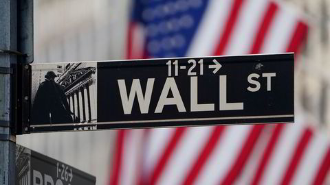 Wall Street-skiltet ved New York Stock Exchange (NYSE).