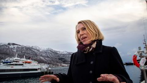 Utenriksminister Anniken Huitfeldt (Ap) sitter i styret i Akershus Arbeiderparti som går mot valgløftet om å oppløse Viken.