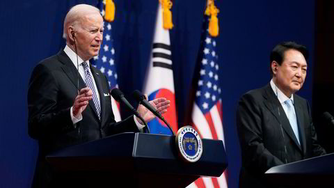 USAs president Joe Biden og Sør-Koreas president Yoon Suk-yeol møttes i fjor under et toppmøte i Seoul. Den sørkoreanske presidenten vil tilbringe hele denne uken i USA på et statsbesøk.