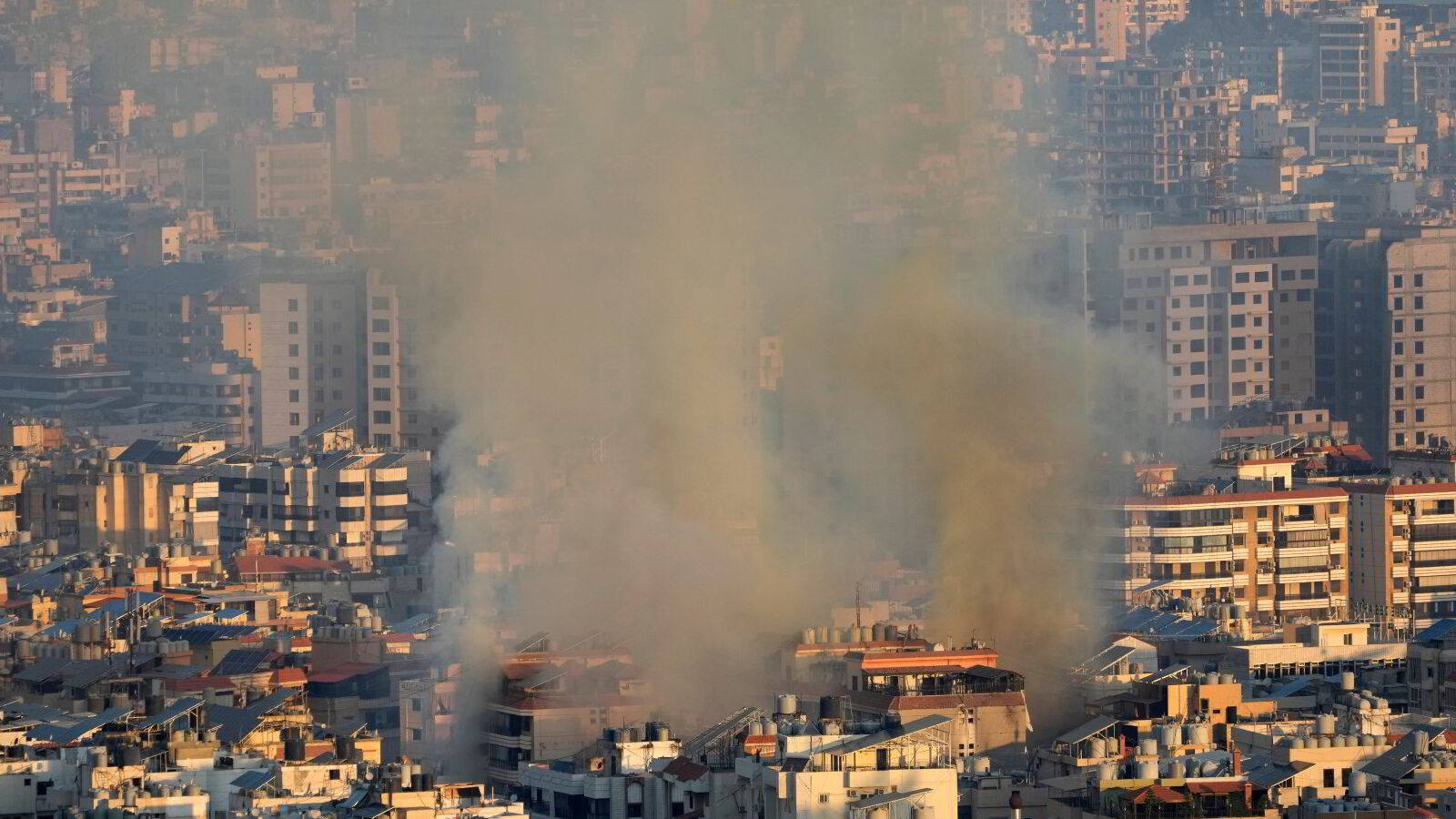 Israelske luftangrep herjet Beirut og drepte Hizbollahs øverste leder