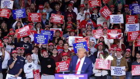 Donald Trump er på heftig vippestatturné i innspurten av den amerikanske presidentvalgkampen. Her fra et valgkamparrangement i Pennsylvania lørdag.