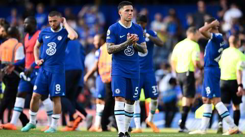 Argentinske Enzo Fernandez (i midten) ble den dyreste spillerovergangen i Premier Leagues historie da Chelsea kjøpte han for over hundre mill. britiske pund i fjor.