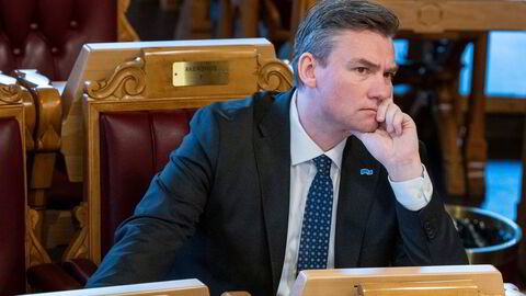 Høyre-nestleder Henrik Asheim mener det er «helt hårreisende at finansministeren nekter å informere Stortinget» om eventuelle hull i skattesystemet.