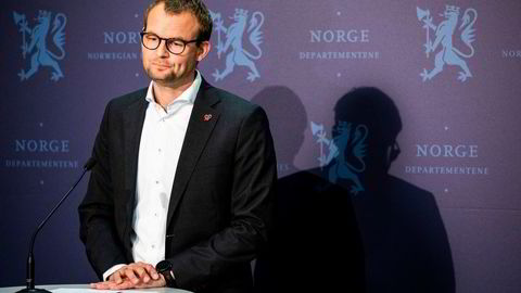 Avgått KrF-leder og statsråd Kjell Ingolf Ropstad på pressekonferansen hvor han beklaget sin handlemåte i saken om sin pendlerbolig.