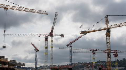 På byggeplasser i Oslo kan det være en høy andel utenlandsk arbeidskraft. Det er få unge som står i kø for å erstatte dem.