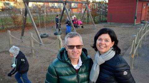 Hans Jacob Sundby og Randi Sundby driver barnehagekjeden Læringsverkstedet. Nå flytter de fra Jessheim til Sveits.