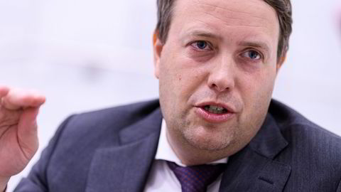 – Jeg opplever dette som en etterkonstruksjon med formålet å få mitt hode og ettermæle som forvalter på et fat, sier Vegard Søraunet om anklagene om avtalebrudd fra John Fredriksen. Milliardæren vil ut av Søraunets Aeternum Capital-fond, og har saksøkt forvaltningsselskapet.
