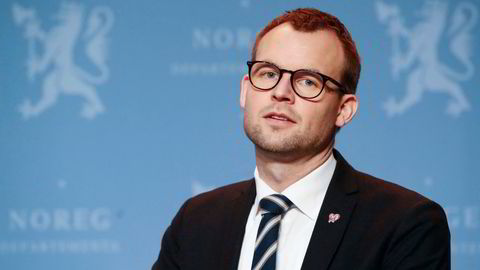 Tidligere barne- og familieminister Kjell Ingolf Ropstad var folkeregistrert på "gutterommet" hos foreldrene og fikk derfor bo skattefritt i pendlerbolig.