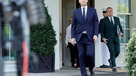 Natos generalsekretær Jens Stoltenberg på vei ut av Det hvite hus etter møtet med den amerikanske presidenten tirsdag. Der spurte Joe Biden ham igjen om å fortsette som Nato-sjef.