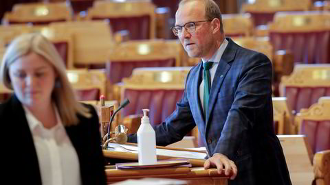 Sps energipolitiske talsperson Ole André Myhrvold mener Høyre vil sende havvindregningen til folk flest. I bildet er tidligere olje- og energiminister fra Høyre, Tina Bru.