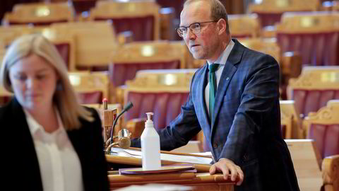 Sps energipolitiske talsperson Ole André Myhrvold mener Høyre vil sende havvindregningen til folk flest. I bildet er tidligere olje- og energiminister fra Høyre, Tina Bru.