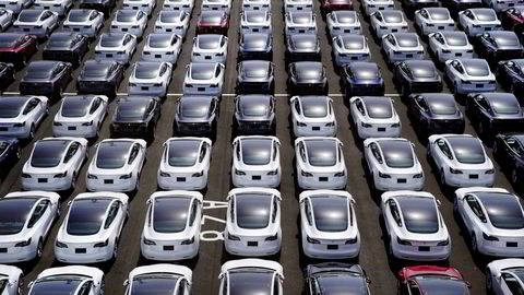 Tesla tilbakekaller over en million biler på grunn av en feil med vinduene.