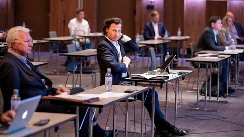 Petter Stordalen (til høyre) og Trygve Hegnar, her under en pressekonferansen om granskningsrapporten fra advokatfirmaet Wiersholm om smitte av korona på Hurtigruten sommeren 2020.
