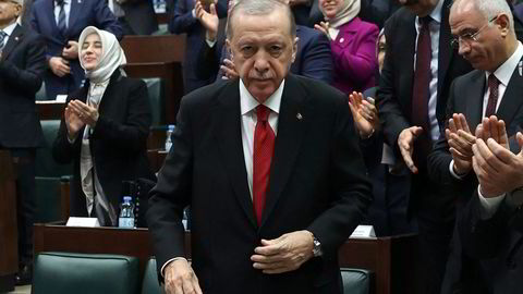 President Recep Tayyip Erdogan i det tyrkiske parlamentet som han har god kontroll på.