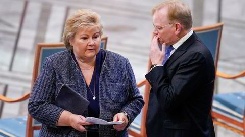 Høyre-leder Erna Solberg og ektemannen Sindre Finnes før utdelingen av Nobels fredspris for 2022 i Oslo rådhus.