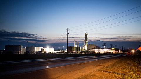 «To use climate change as a proxy for deeper philosophical economic change is well outside the mission of the SEC,» said Katie Tubb, senior policy analyst for energy and environment at conservative Washington think-tank the Heritage Foundation. On the picture Lazarus Energys crude oil processing facility, Nixon, Texas.