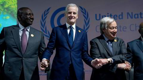 Statsminister Jonas Gahr Støre (Ap) og FNs generalsekretær António Guterres på møte med afrikanske ledere under Klimatoppmøte COP27 i Sharm el-Sheikh i Egypt.