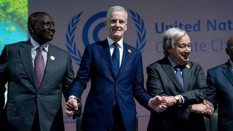 Statsminister Jonas Gahr Støre (Ap) og FNs generalsekretær António Guterres på møte med afrikanske ledere under Klimatoppmøte COP27 i Sharm el-Sheikh i Egypt.