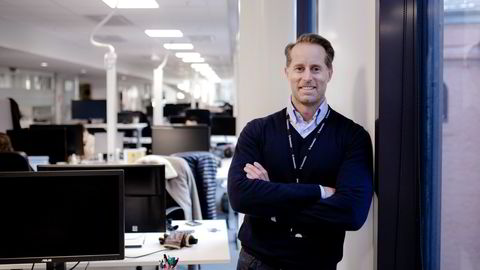 Neonomics-gründer Christoffer Andvig forteller at det har vært vanskelig å hente kapital fra norske investorer.