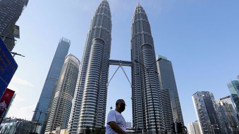 Det malaysiske statlige oljeselskapet Petronas' hovedkvarter i Kuala Lumpur. En Aker Solutions-direktør er siktet for å ha skaffet lisenser fra Petronas med uriktige dokumenter.