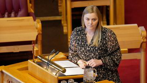 Høyres nestleder Tina Bru mener de nye retningslinjene for innsidelister på Stortinget kan føre til at politikerne blir overforsiktige.