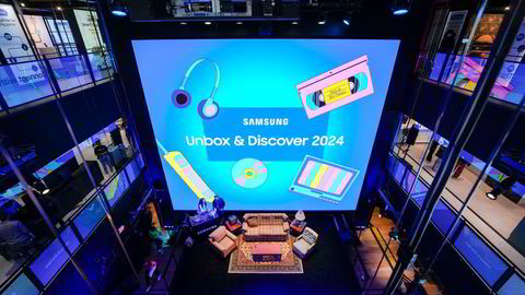 Samsung Electronics tidoblet resultatet i første kvartal. Satsingen på databrikker og produkter for kunstig intelligens fortsetter for fullt. Her fra en produktlansering i New York i slutten av mars.