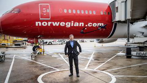 I januar 2020 ble Jacob Schram toppsjef i Norwegian, og var på besøk på London-flyplassen Gatwick – en viktig havn for langdistanseflyvninger over Atlanterhavet. Få måneder senere ble satsingen parkert av korona, og i dag krever pilotene etterbetalt lønn og andre kostnader.
