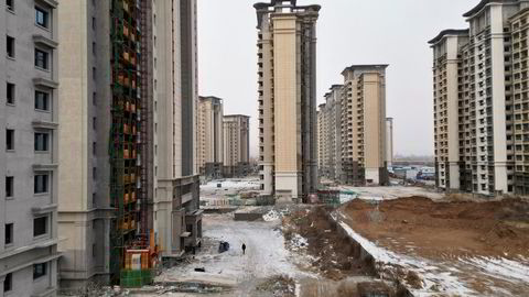 Over hele Kina står det uferdige boligprosjekter, blant annet fra China Evergrande Group. Her fra Shijiazhuang i Hebei-provinsen.