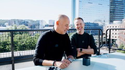 Gründer Jonas Rinde og Mats Staugaard, investment Manager i Schibsted Ventures. Nomono har laget et lite, komplett podkaststudio, med mikrofoner, skyløsning og lydjustering i skyen.