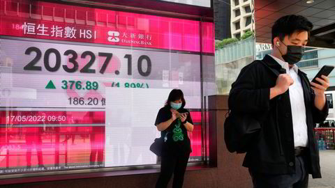 Hongkong-børsen feiret en oppgang på 2,3 prosent i løpet av de to første handelstimene tirsdag.