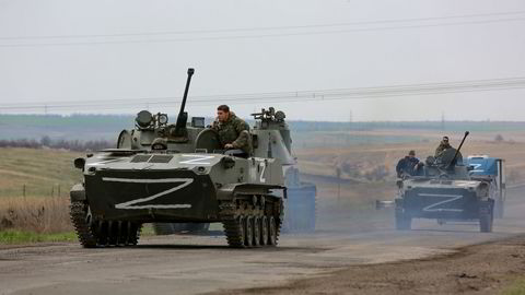 Russiske styrker rykker fram langs bred front i Øst-Ukraina, der terrenget er langt åpnere og vanskeligere å forsvare for ukrainske styrker.