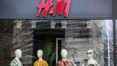 H&amp;M har fått kritikk for mulig dumping av innsamlede klær, skriver artikkelforfatterne.