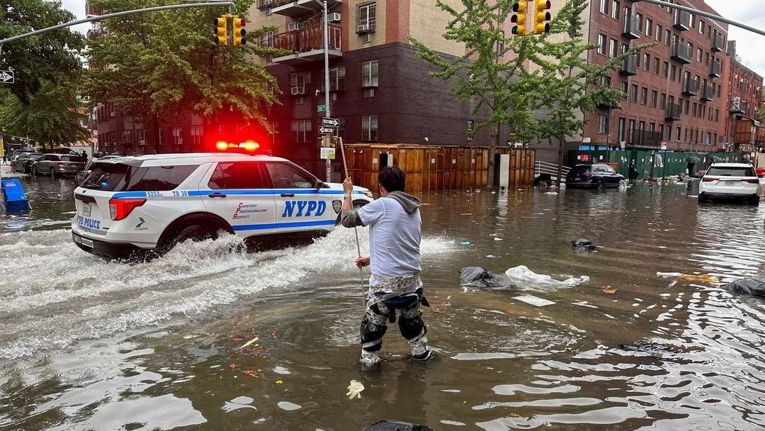 Flom herjer i New York