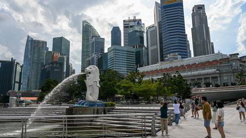 Singapore er «kanarifuglen» i verdensøkonomien, som tidlig fanger opp endringer. Til tross for delvis stengte grenser og omikronsmitte er det optimisme å spore – og høy økonomisk vekst.