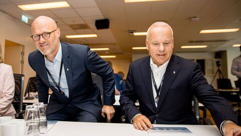 Equinors konsernsjef Anders Opedal (til høyre) og finansdirektør Torgrim Reitan presenterer resultatene fra forrige kvartal onsdag morgen.