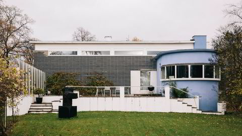 Villa Damman i Havna allé er ifølge Riksantikvaren et av modernismens hovedverk. Her har forlegger Erling Kagge bodd i over tyve år. Onsdag 13. september inviterte han på middag.