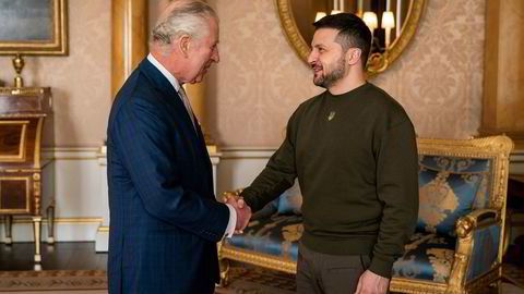 Storbritannias kong Charles III tok 8. februar imot Ukrainas president Volodymyr Zelenskyj i Buckingham Palace.