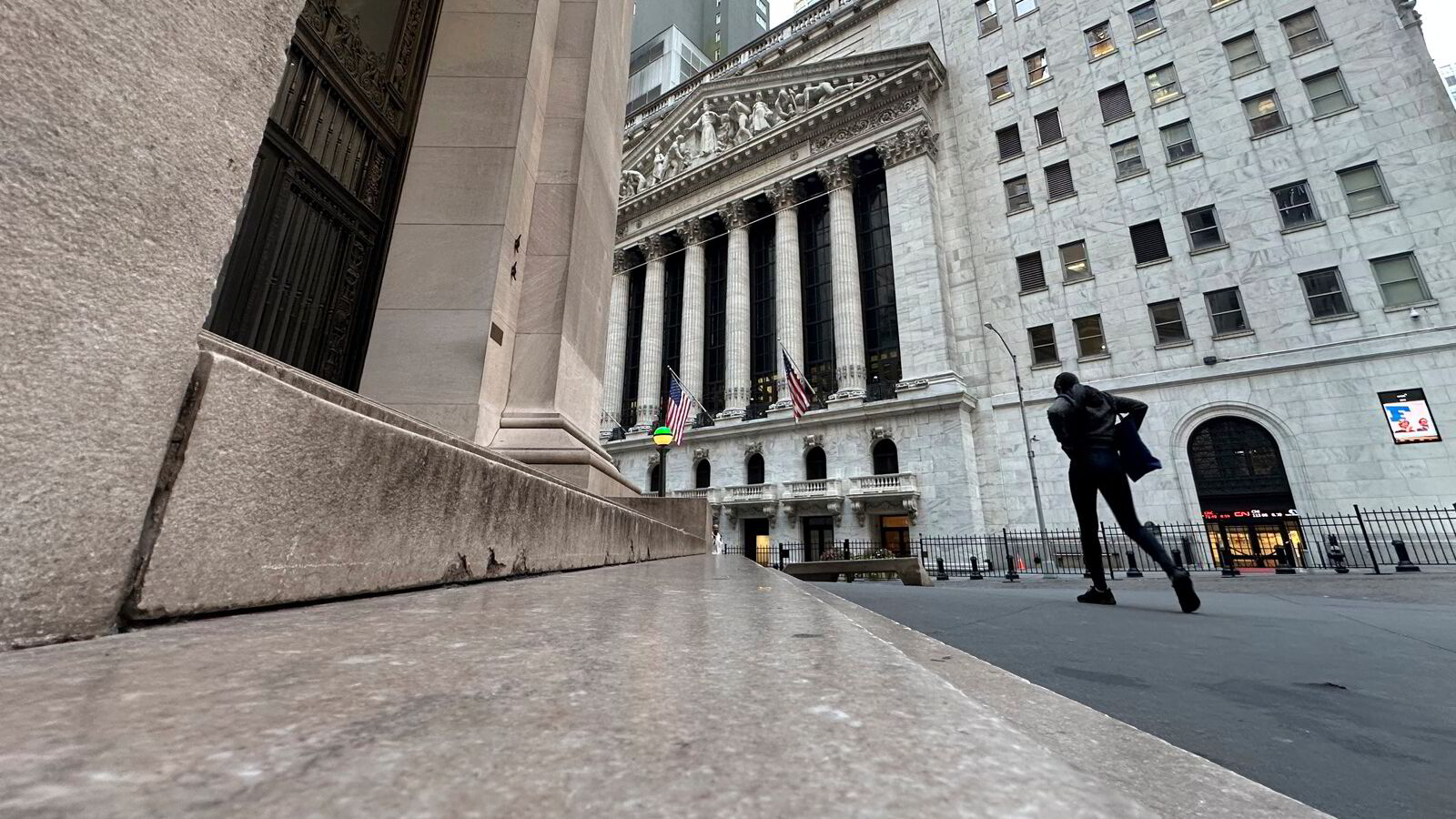 Wall Street faller etter nye makrodata