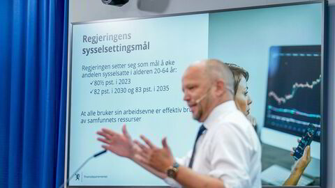 Finansminister Trygve Slagsvold Vedum (Sp) presenterte Perspektivmeldingen 2024 fredag 9. august.