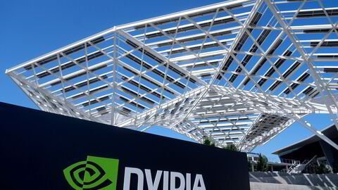 Markedene venter på kvartalsrapporten fra Nvidia etter de amerikanske børsene stenger på onsdag. Det ventes at aksjekursen kan gå ni prosent – begge veier, avhengig av resultatene. Her fra hovedkontoret i Santa Clara.