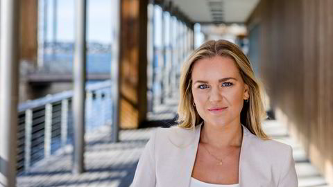 Seniorøkonom Sara Midtgaard tror Norges Bank vil heve styringsrenten til 4,25 prosent i løpet av høsten.