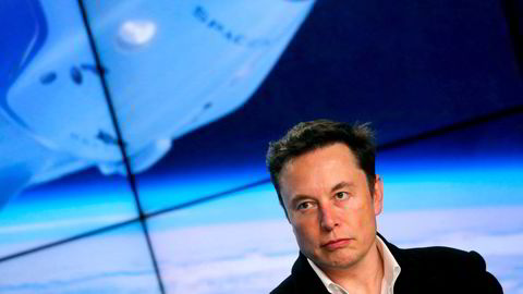 Det kan se ut som om Tesla-sjef og Spacex-gründer Elon Musk har havnet i en skikkelig knipe, etter sitt nå avlyste forsøk på å kjøpe Twitter. Her er han avbildet ved en tidligere anledning.