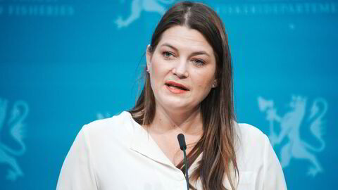 Næringsminister Cecilie Myrseth (Ap) bruker sikkerhetsloven for å gripe inn mot eierne av Svalbard-eiendommen Søre Fagerfjord.
